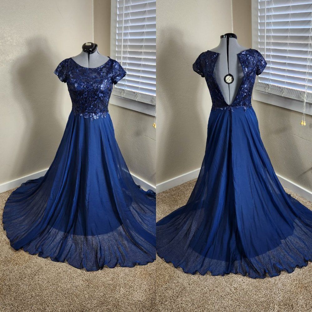 La Femme 27924 Blue Floral and Satin Dress Gown Size 8 EUC La Femme Dress